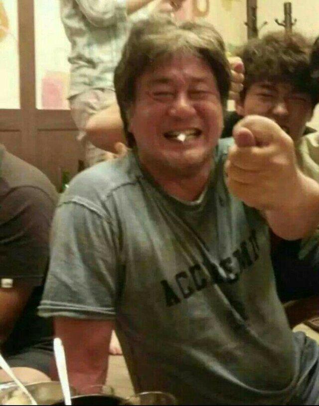 최민식 손가락욕.jpg