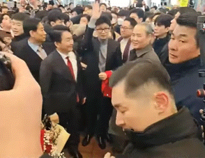 깡총 한뚜껑gif.gif