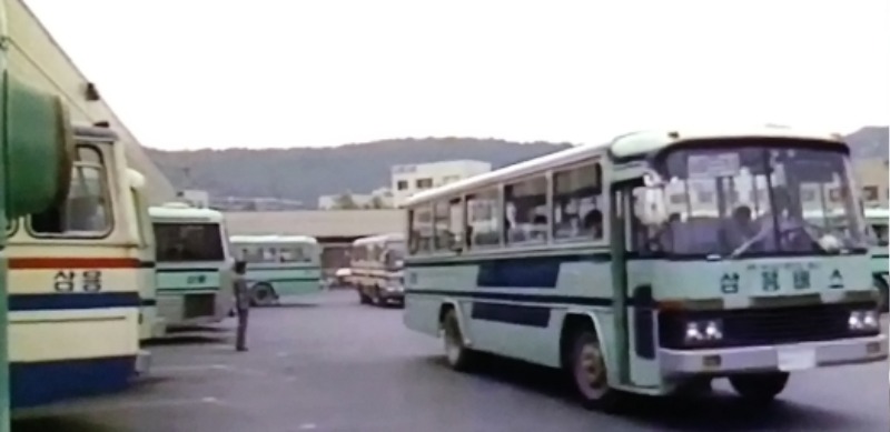 현대 FB485-삼용버스(사진 오른쪽).jpg